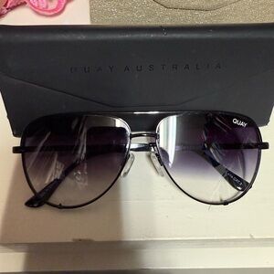 QUAY sunglasses- Black with black/grey lenses